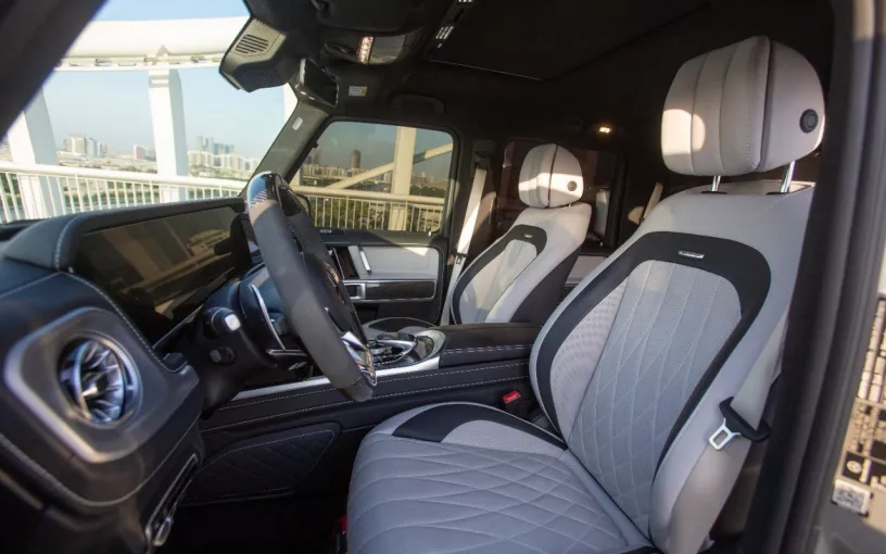Şarika'de kiralık Mercedes G63 AMG (Gri), 2022