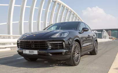 Abu Dabi'de kiralık Porsche Cayenne coupe (Siyah), 2022