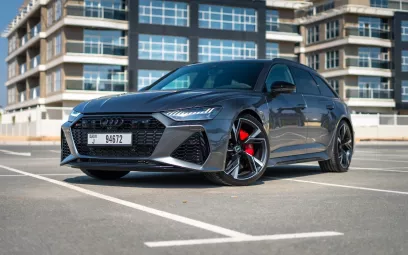 在阿布扎比 租 奥迪 RS6 (深灰色), 2022