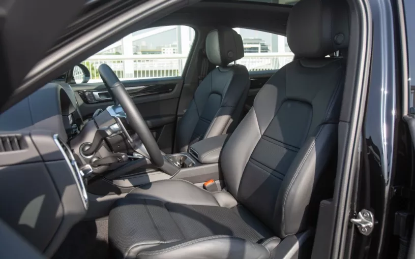 Porsche Cayenne coupe (Noir), 2022 &agrave; louer &agrave; Abu Dhabi