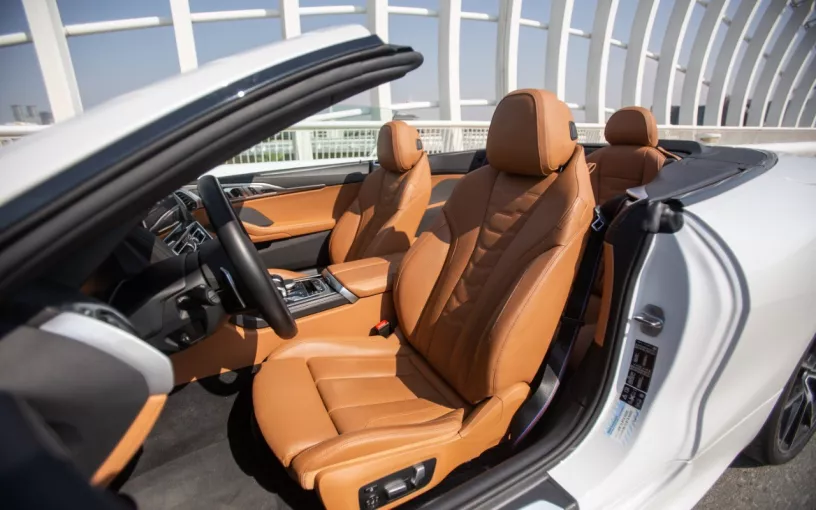 Abu Dabi'de kiralık BMW 840i cabrio (Beyaz), 2021