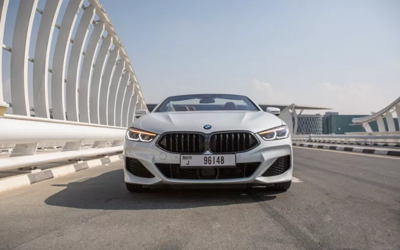 Abu Dabi'de kiralık BMW 840i cabrio (Beyaz), 2021