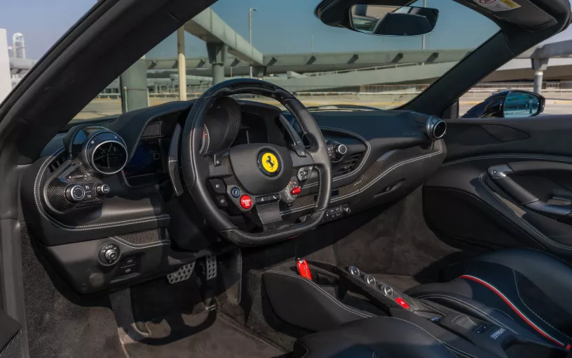 Ferrari F8 Tributo Spyder (Negro), 2023 para alquiler en Abu Dhabi