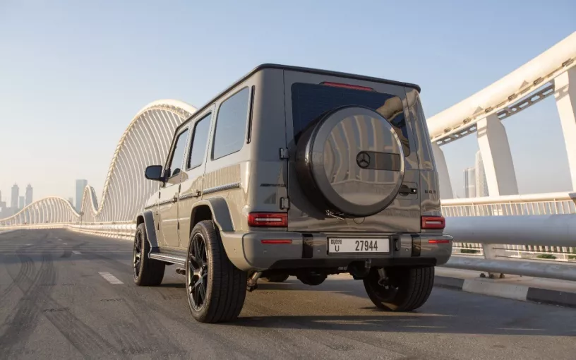 Mercedes G63 AMG (Grau), 2022  zur Miete in Abu Dhabi