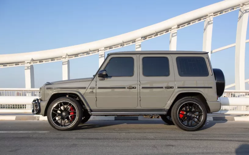 Mercedes G63 AMG (Grau), 2022  zur Miete in Abu Dhabi