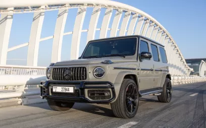 在阿布扎比 租 梅赛德斯 G63 AMG (灰色), 2022