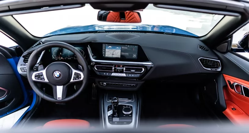 Dubai'de kiralık BMW Z4 (Mavi), 2022