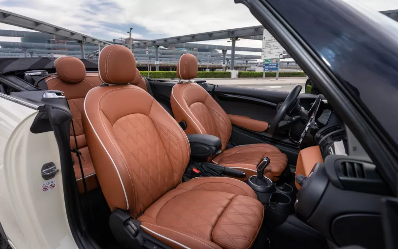 Mini Cooper S cabrio (Blanc), 2020 &agrave; louer &agrave; Abu Dhabi