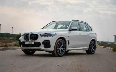 Dubai'de kiralık BMW X5 (Beyaz), 2023