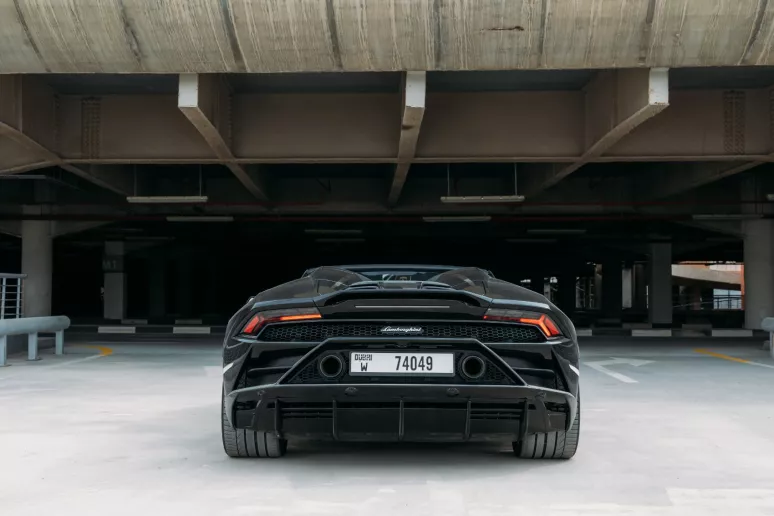 在阿布扎比 租 兰博基尼 EVO Spyder (黑色), 2022
