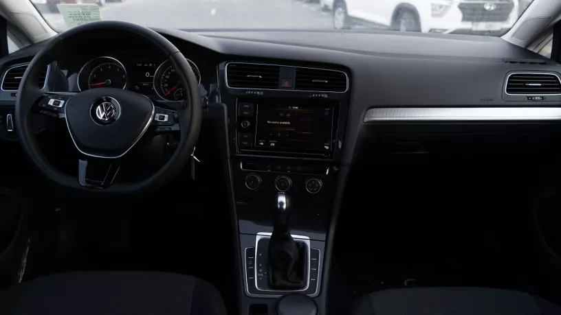 Volkswagen Golf (Blanc), 2019 &agrave; louer &agrave; Duba&iuml;
