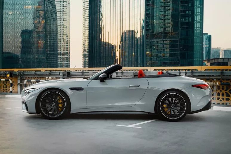 在迪拜 租 梅赛德斯 SL63 AMG (灰色), 2023