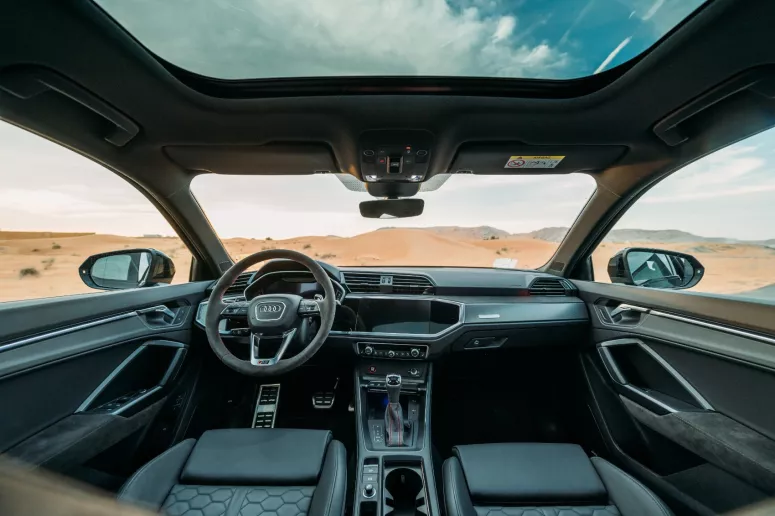 Dubai'de kiralık Audi RSQ3 (Siyah), 2023