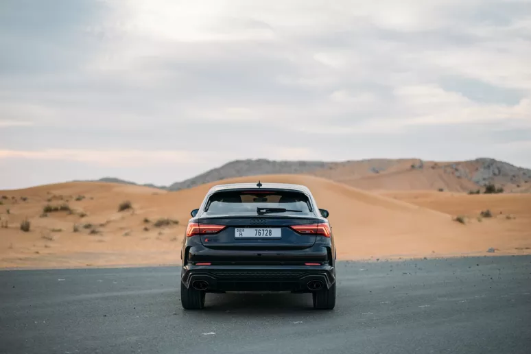 Dubai'de kiralık Audi RSQ3 (Siyah), 2023
