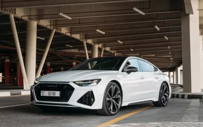 Abu Dabi'de kiralık Audi RS7 (Beyaz), 2023