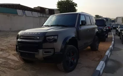 Abu Dabi'de kiralık Range Rover Defender V6 X (Kahverengi), 2021