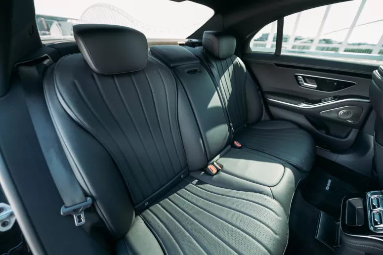 Mercedes S500 (Schwarz), 2022  zur Miete in Dubai