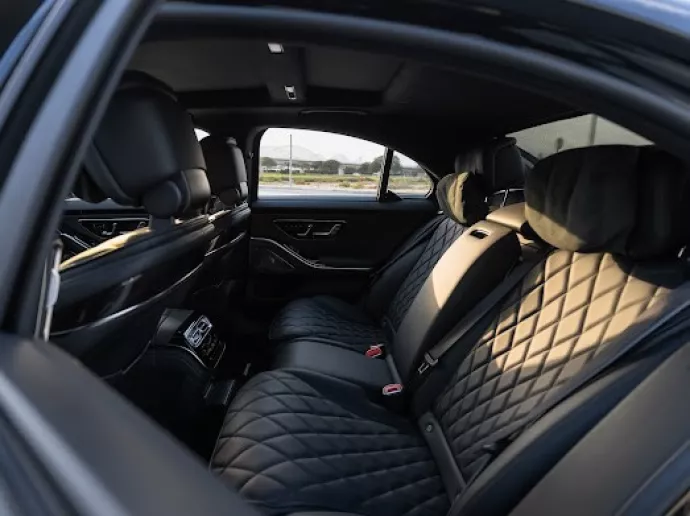 Mercedes S500 (Schwarz), 2022  zur Miete in Dubai
