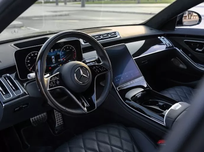 Mercedes S500 (Schwarz), 2022  zur Miete in Dubai