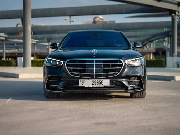 Mercedes S500 (Schwarz), 2022  zur Miete in Dubai