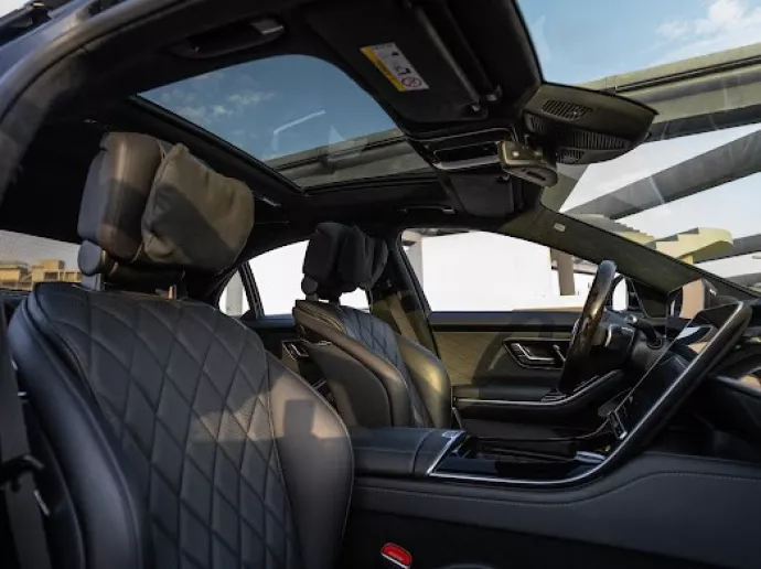 Mercedes S500 (Schwarz), 2022  zur Miete in Dubai
