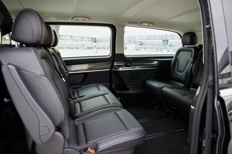 Mercedes V250 (Siyah), 2023 - Dubai'deki leasing teklifleri