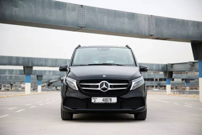 Mercedes V250 (Siyah), 2023 - Dubai'deki leasing teklifleri