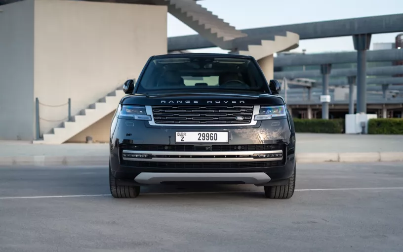 Range Rover Vogue HSE (Schwarz), 2023  zur Miete in Dubai