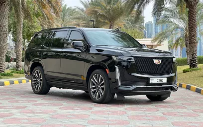 Cadillac Escalade (Schwarz), 2023 zur Miete in Dubai