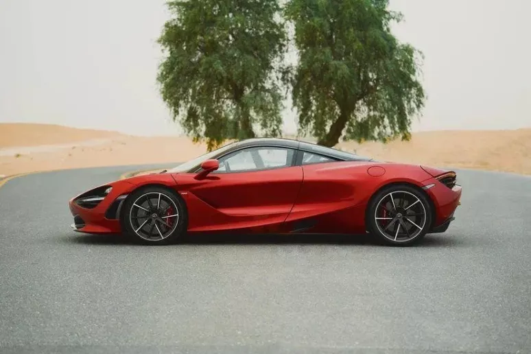 إيجار ماكلارين 720 S (أحمر), 2020 في دبي