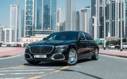 Mercedes Maybach S580 (Schwarz), 2023 zur Miete in Dubai