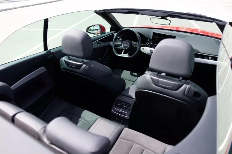 Audi A5 Cabrio (Красный), 2022 для аренды в Дубай