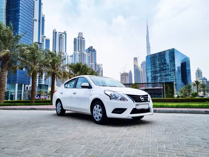 Nissan Sunny (Wit), 2023 te huur in Dubai