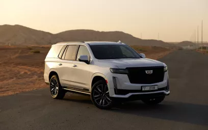 Cadillac Escalade (Wei&szlig;), 2023 zur Miete in Dubai