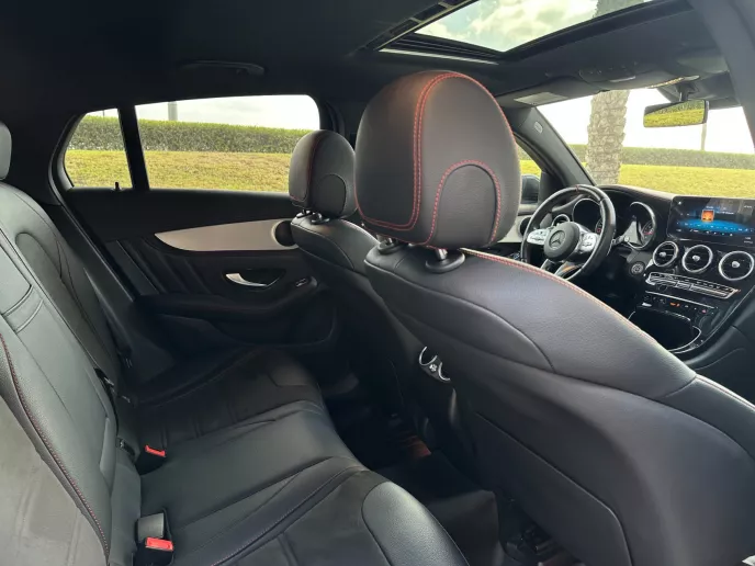 Mercedes AMG GLC 43 (Wei&szlig;), 2022  zur Miete in Dubai