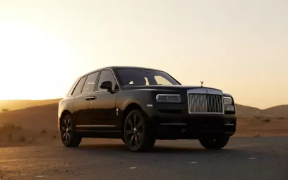 Rolls Royce Cullinan (Negro), 2023 para alquiler en Abu Dhabi