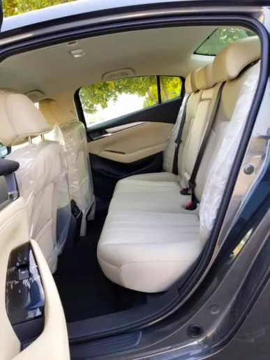 Dubai'de kiralık Mazda 6 (Koyu Gri), 2023