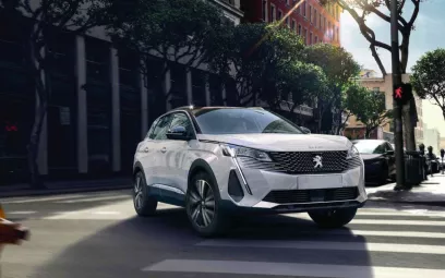Peugeot 3008 (Wei&szlig;), 2022 zur Miete in Dubai