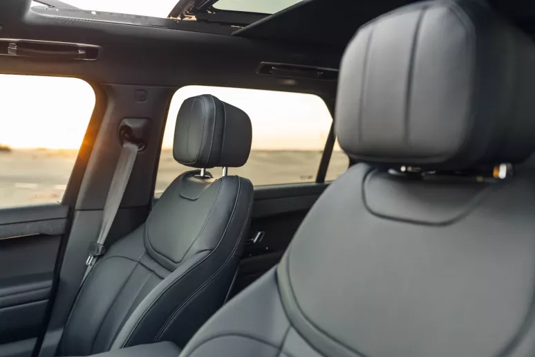 Şarika'de kiralık Range Rover Sport (Siyah), 2022