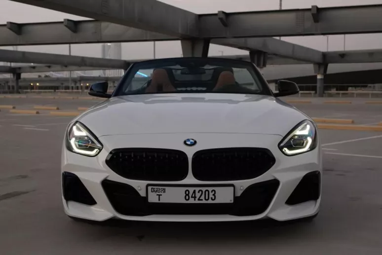 在迪拜 租 宝马 Z4 M40i (白色), 2020