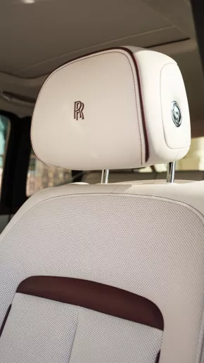 Abu Dabi'de kiralık Rolls Royce Cullinan Mansory (Kırmızı), 2020