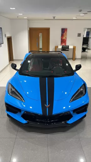 在迪拜 租 雪佛兰克尔维特 敞篷车 (蓝色), 2024