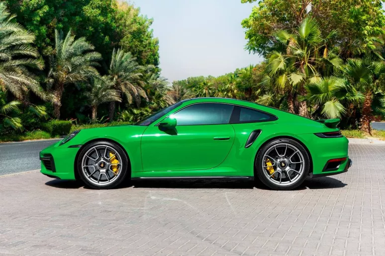 Porsche 911 Carrera Turbo S (Зеленый), 2023 для аренды в Дубай