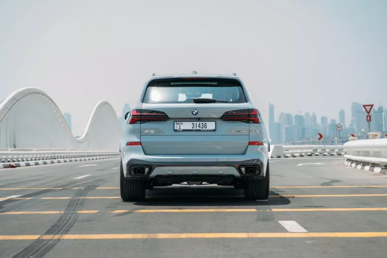 BMW X5 (Grigio), 2024 in affitto a Dubai