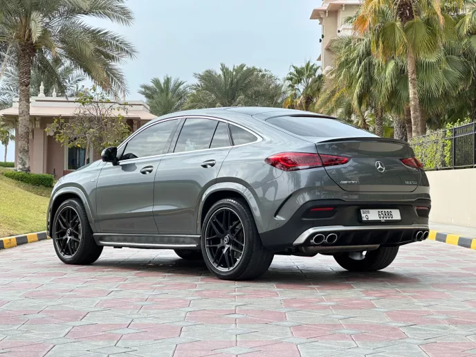 Mercedes GLE 53 AMG (Серебристо-серый), 2022 для аренды в Дубай