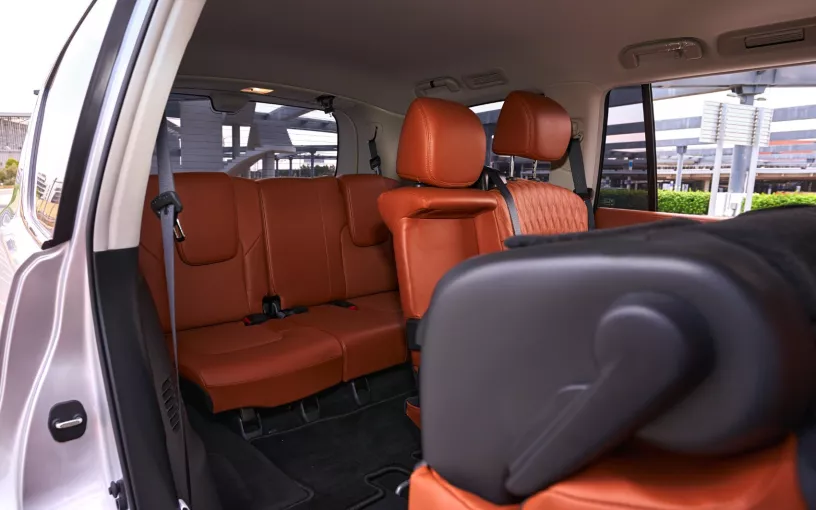Dubai'de kiralık Nissan Patrol V6 (G&uuml;m&uuml;ş), 2024