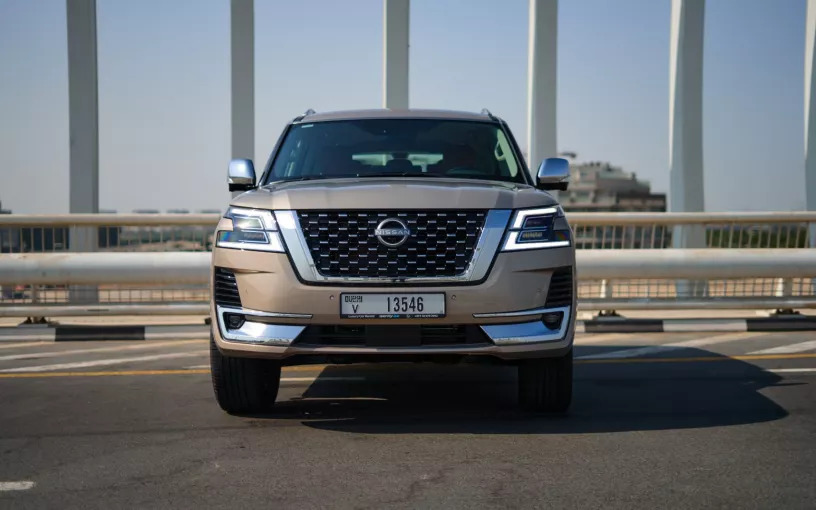 Nissan Patrol V6 (Бежевый), 2024 для аренды в Абу-Даби