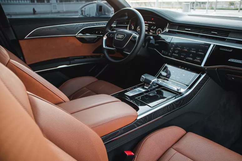 Audi A8 (Blanc), 2022 &agrave; louer &agrave; Abu Dhabi