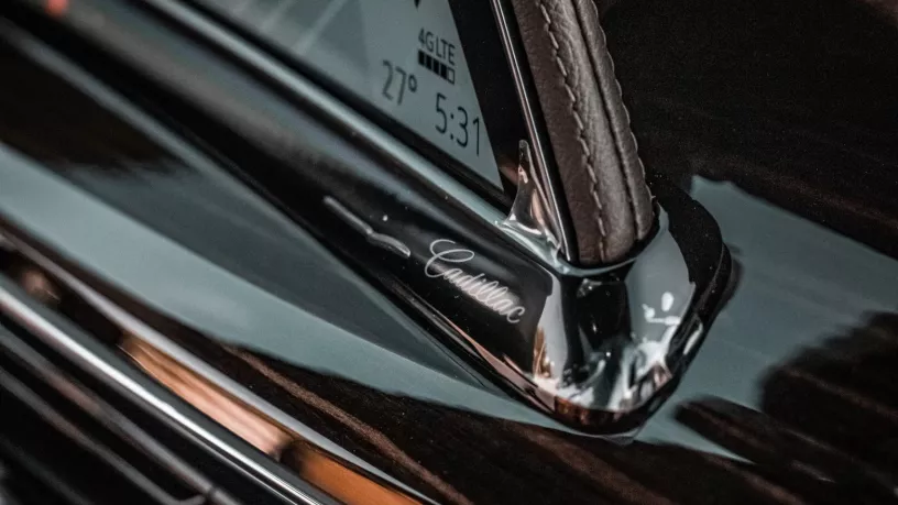 Cadillac Escalade (Schwarz), 2022  zur Miete in Abu Dhabi