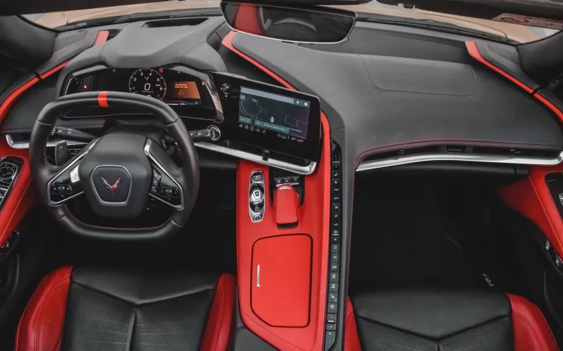 Chevrolet Corvette C8 Spyder (Giallo), 2022 in affitto a Abu Dhabi
